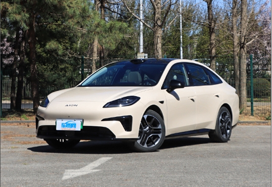 全能颜控智驾轿车 试驾2025款AION RT