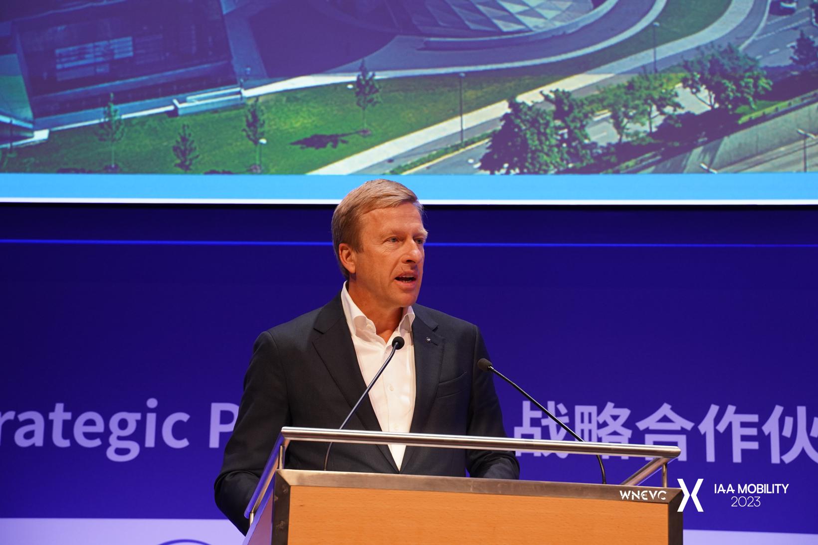宝马集团全球董事长Oliver ZIPSE：未来胜利需要打好“组合拳” | 2023世界新能源汽车大会