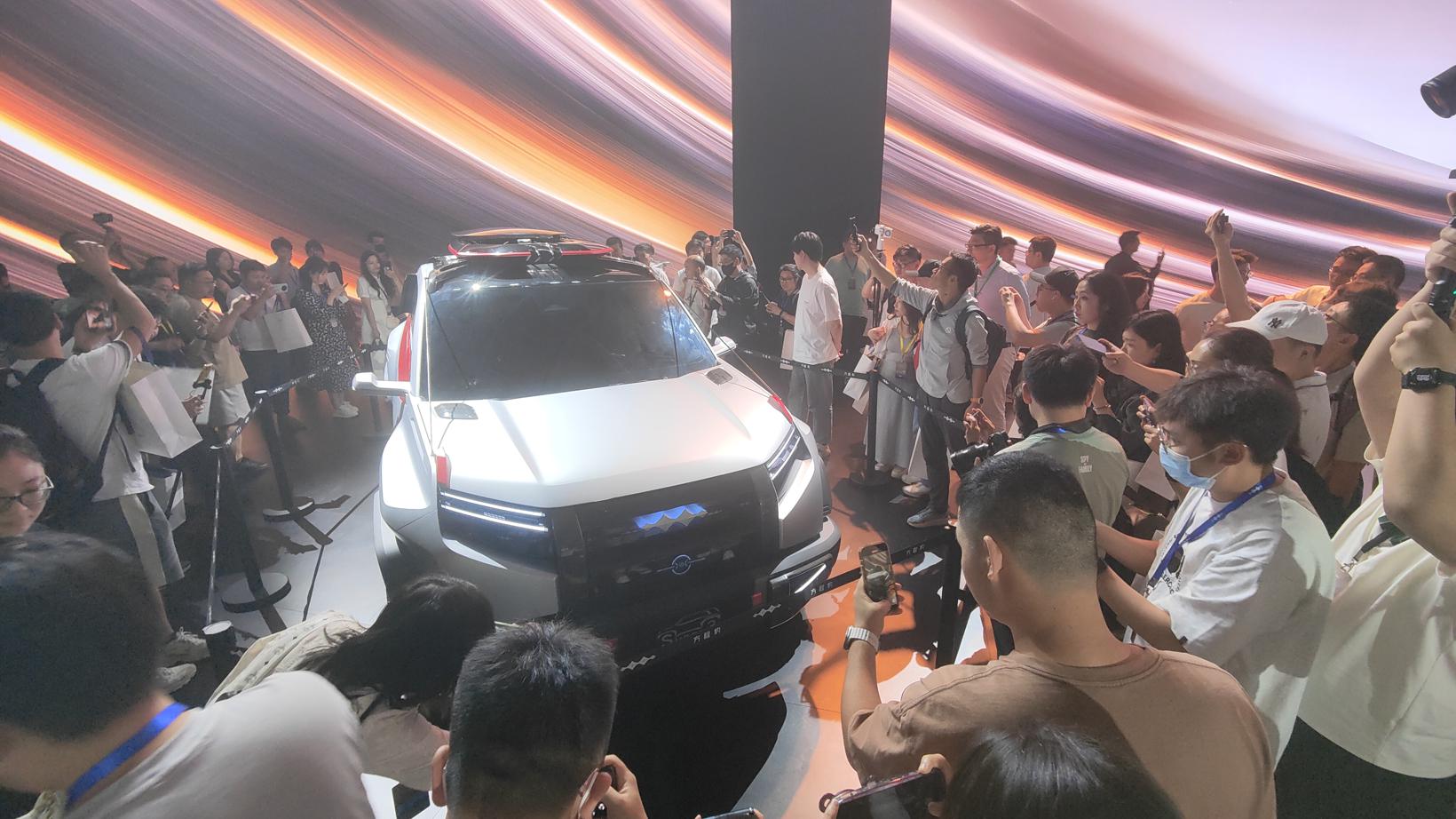 2024北京车展前瞻：方程豹推三款新车，豹8全球首发，将亮相北京车展