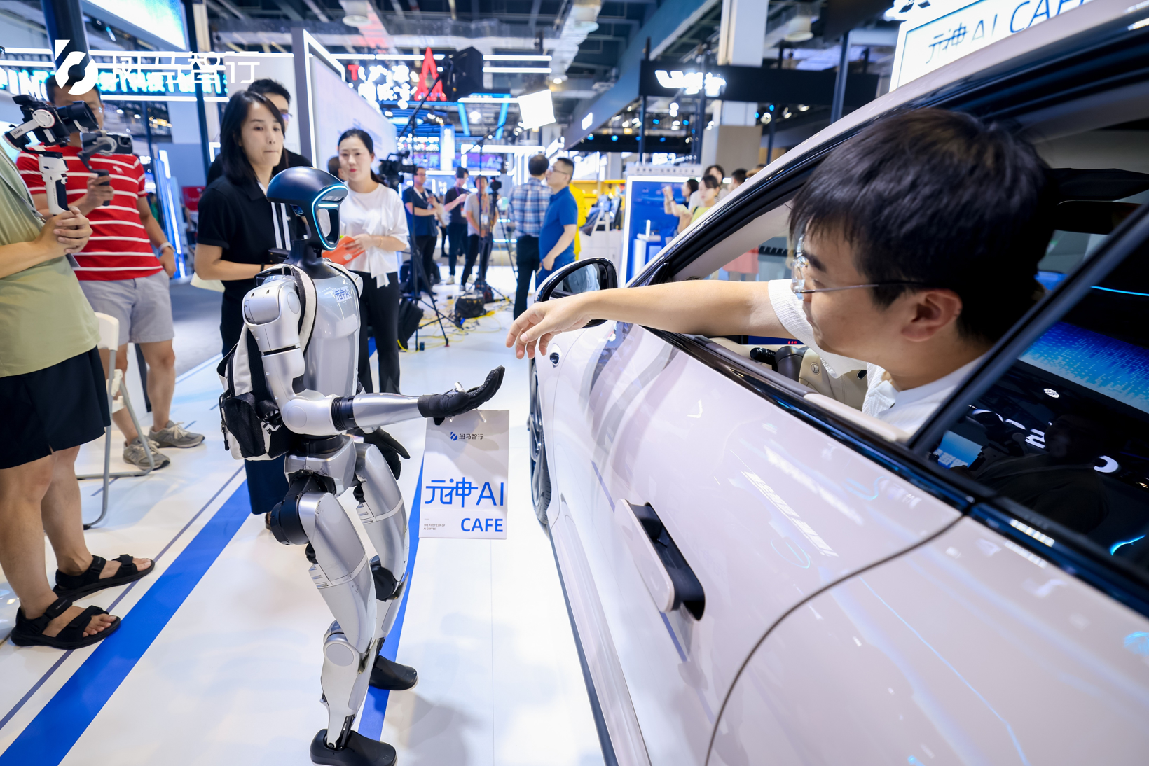 WAIC 2025：斑马智行联合通义及高通发布主动智能AI新技术
