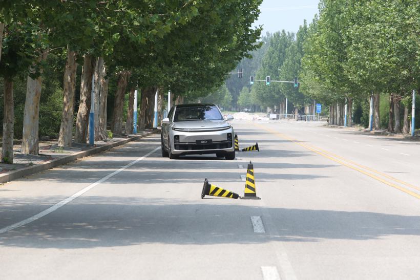 体验理想魔毯空气悬架2.0 驾乘体验多一种选择