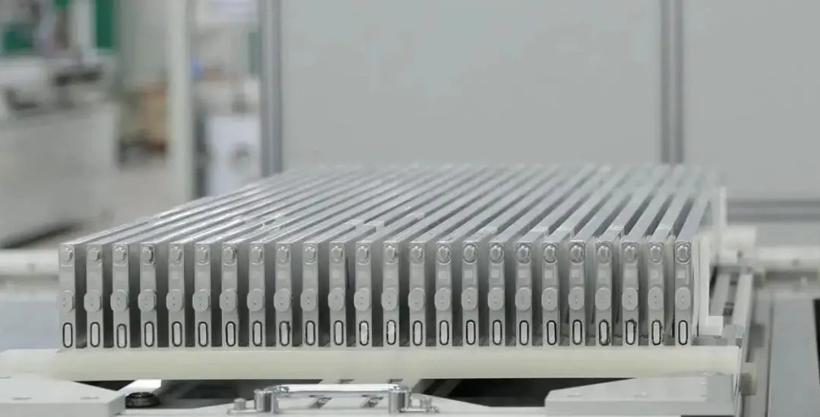 半年考倒计时：比亚迪订单量暴增，华为与理想角逐第一、多家车企难掩寒意