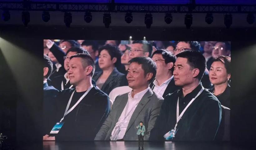这半年，“蔚小理”谁都没料到