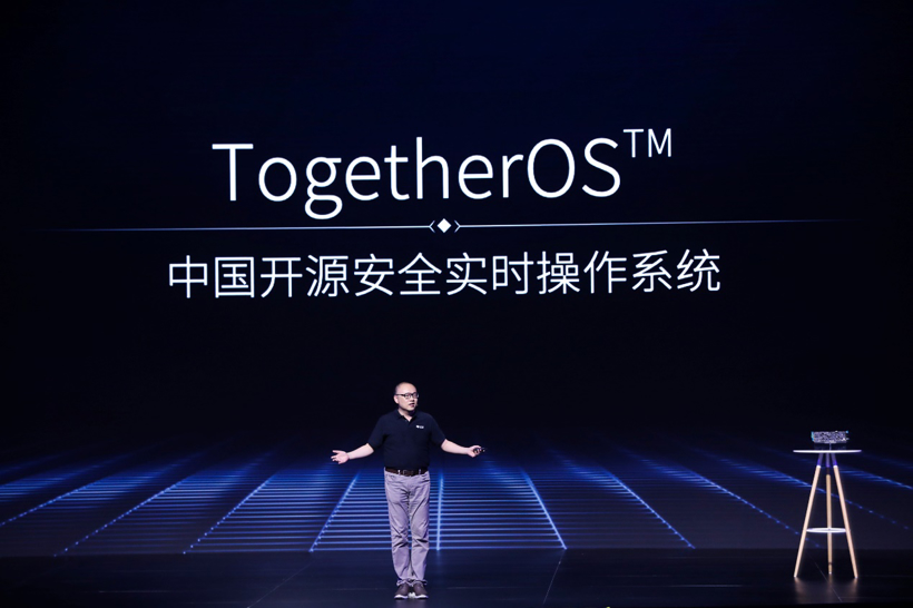自主汽车OS的江湖混战：核心是生态之争