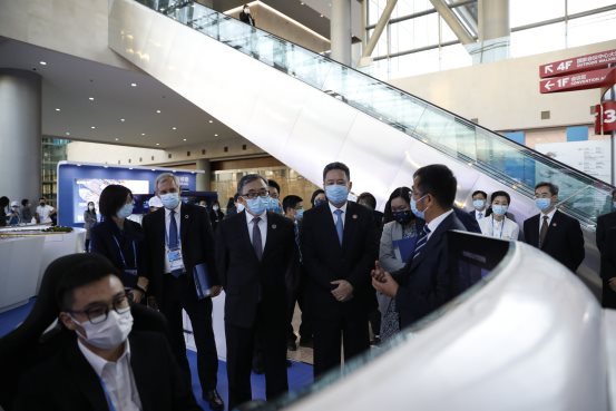 百度亮相第二届联合国全球可持续交通大会 展出自动驾驶5G云代驾座舱