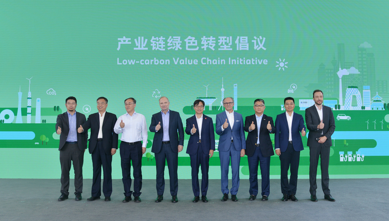 BMW iX和BMW i4亮相进博会 为低碳双循环发展做出积极贡献