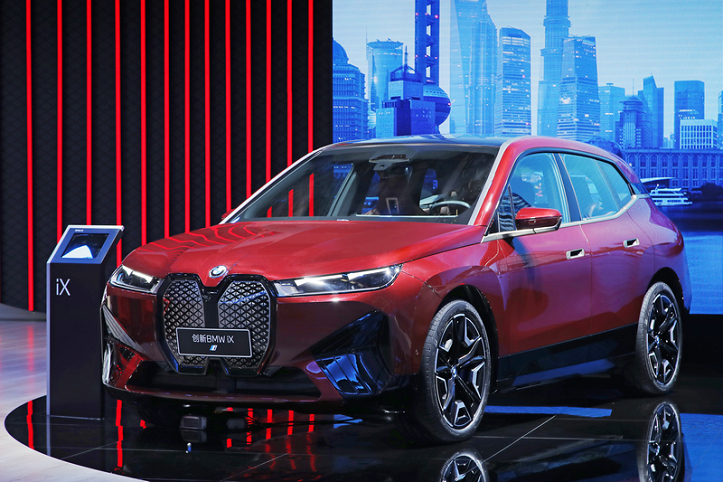 BMW iX和BMW i4亮相进博会 为低碳双循环发展做出积极贡献