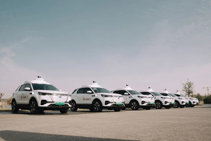 智行者首批Robotaxi正式交付T3出行