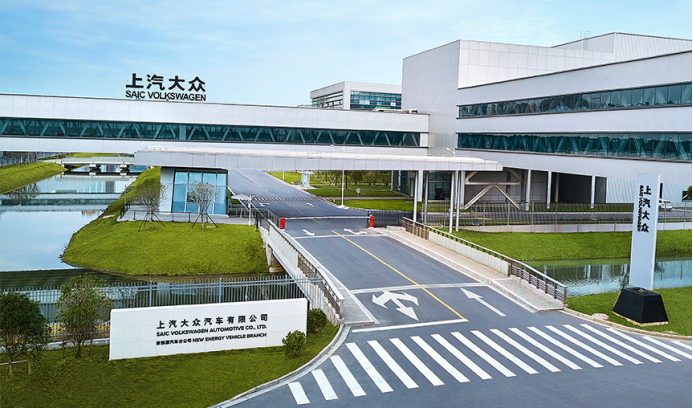 疫情下紧急重启，上海汽车产业“江湖地位”有多重？