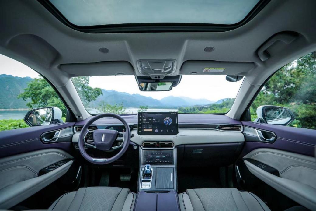 魏牌高端新能源市场布局再加码，拿铁DHT-PHEV 综合补贴后22.9万元起