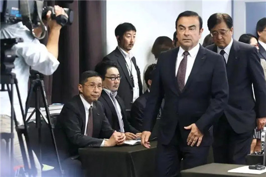 谁放不过卡洛斯·戈恩？