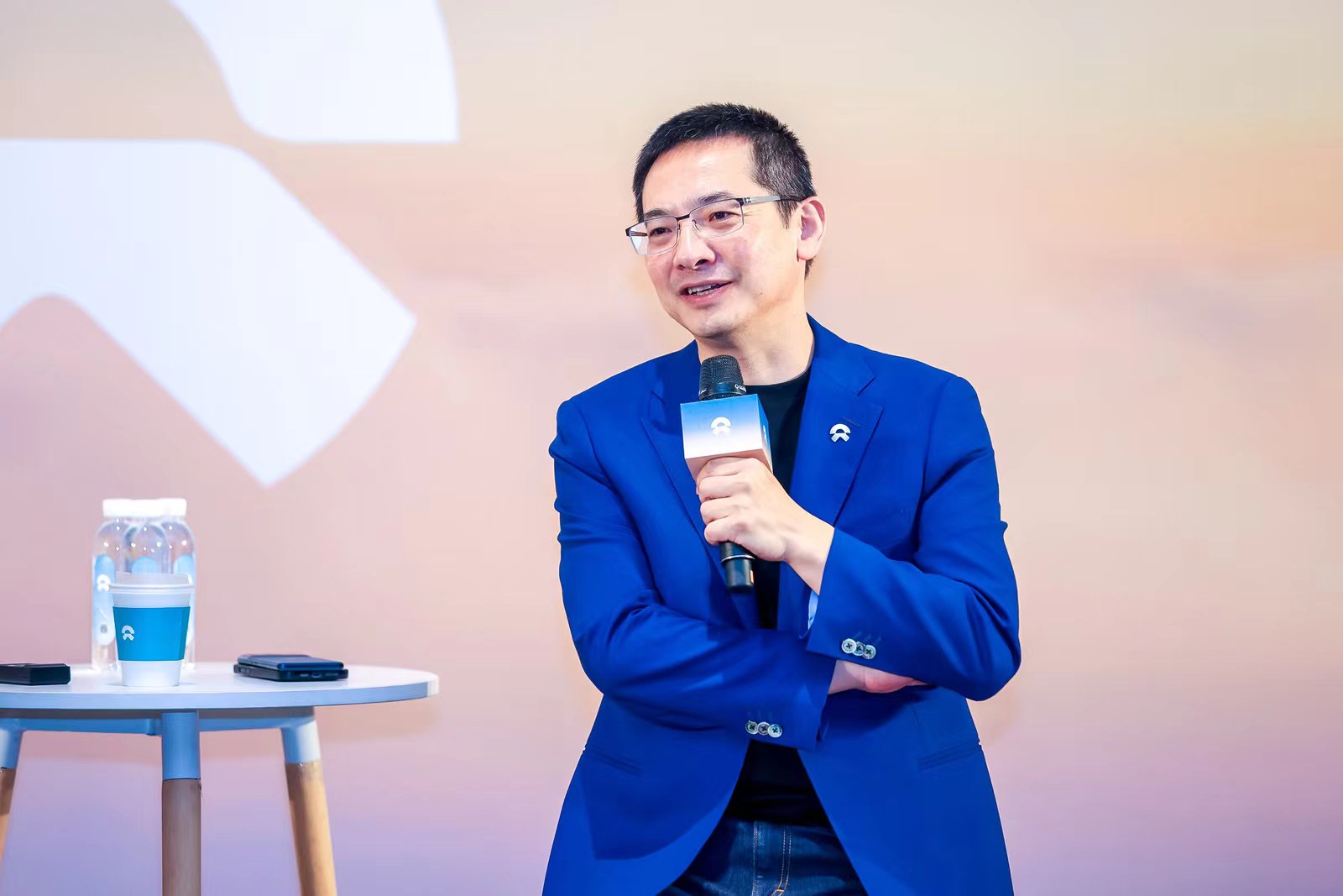 蔚来李斌：不会低价换量，高端纯电汽车未来两年将迎爆发拐点