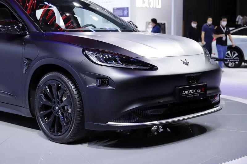 余承东的“超限战”：2024年华为能血洗理想吗？