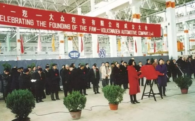 晓莺说：中国车企风云录丨破局者一汽（上篇）