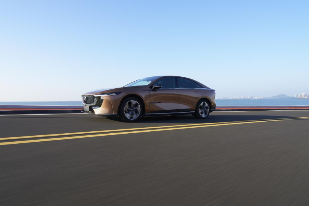 长安马自达MAZDA EZ-6正式上市，售价13.98万元—17.98万元