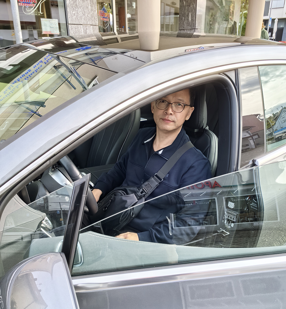 在德国试驾梅赛德斯-奔驰新能源汽车EQE