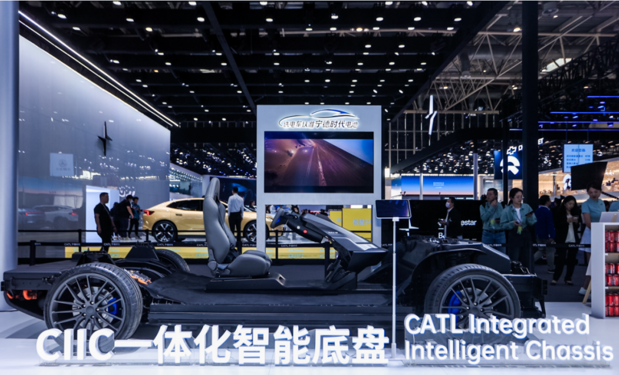 智能底盘：实现三向六自由度的协同控制，朝全面线控化迈进｜2024大事记