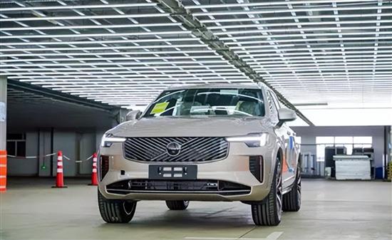 采用全新样式头灯 新沃尔沃XC90已经到港