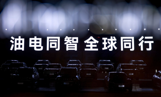 汽车，就靠智能驾驶了？