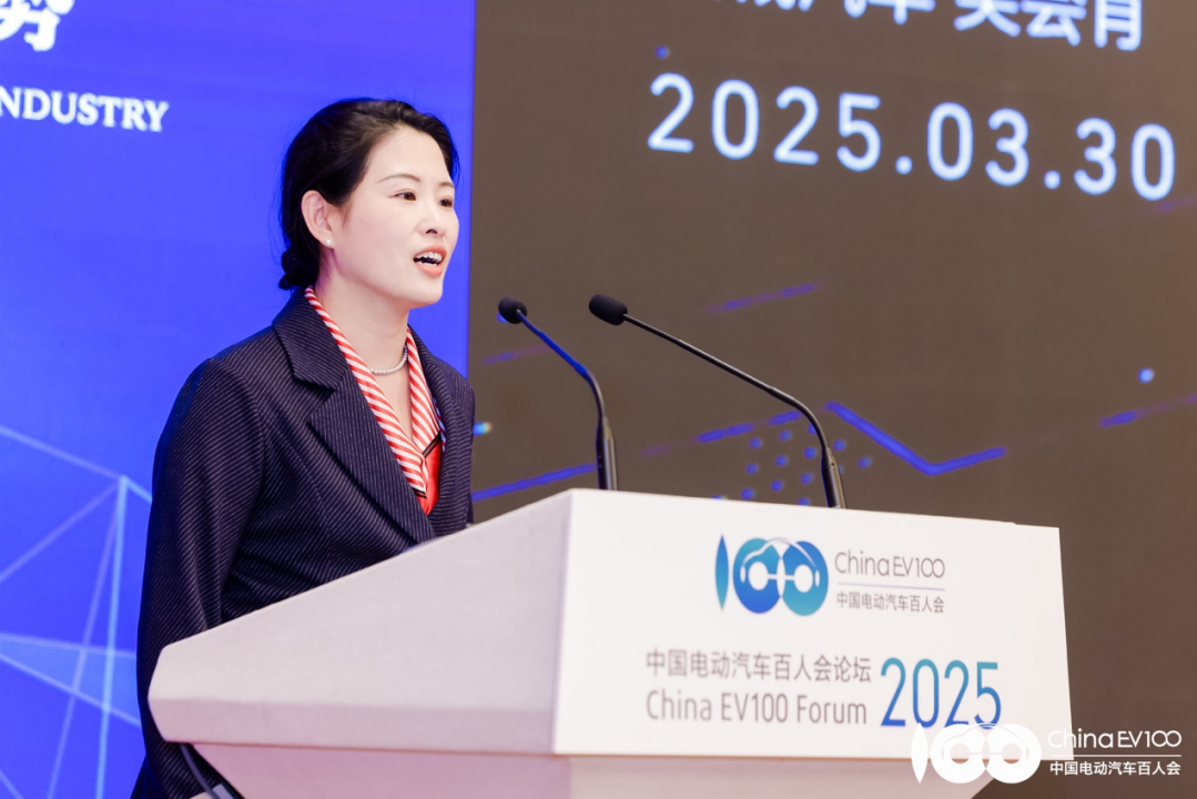 吴会肖：汽车正在成长为具像化的AI智能体｜2025电动汽车百人会论坛
