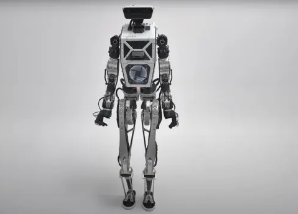 西木科技推出新一代人形机器人 尺寸及灵活性都与真人相当