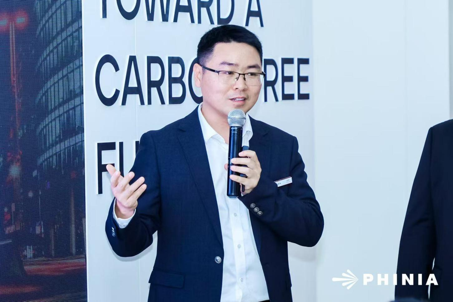 费尼亚在2025上海车展展示多项创新技术
