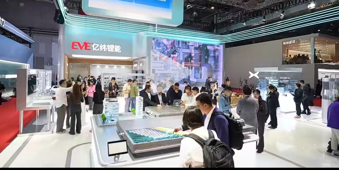2025上海车展 | 新能源技术之战，来到“新赛点”