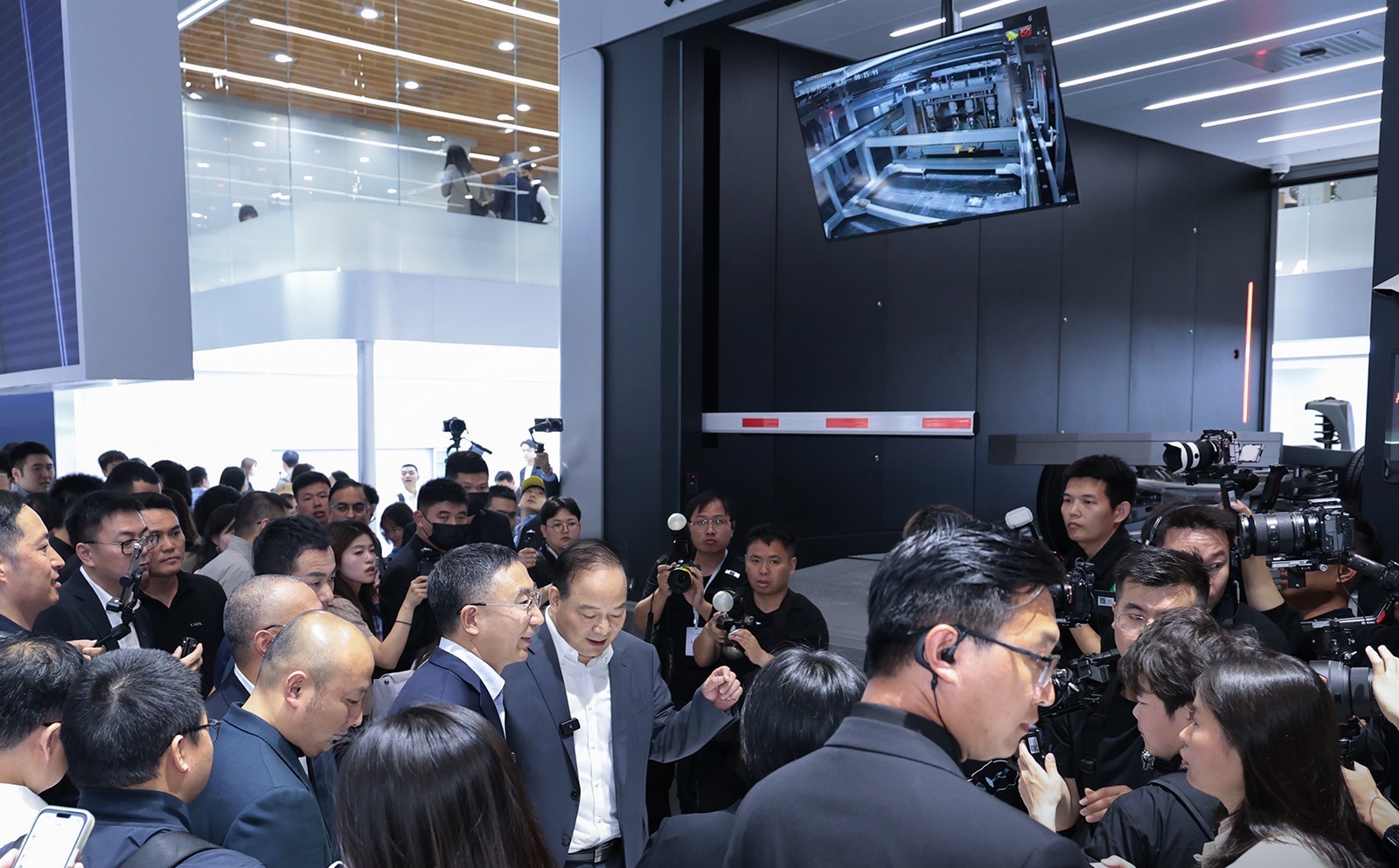 2025上海车展 | 新能源技术之战，来到“新赛点”