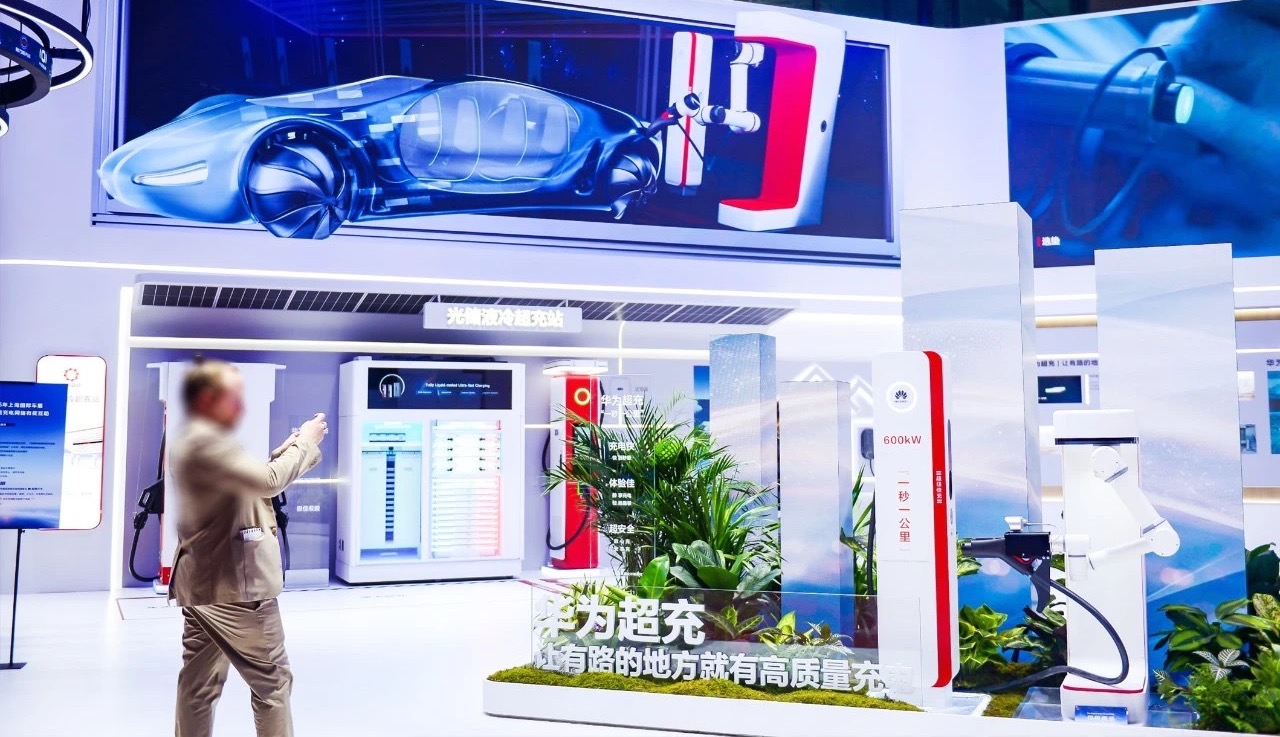 2025上海车展 | 新能源技术之战，来到“新赛点”