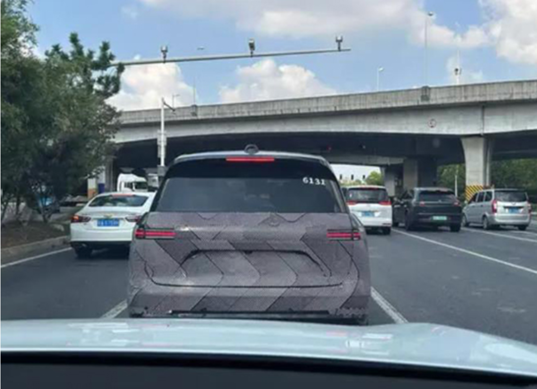 将于今年三季度上市 第三代蔚来ES8实车曝光
