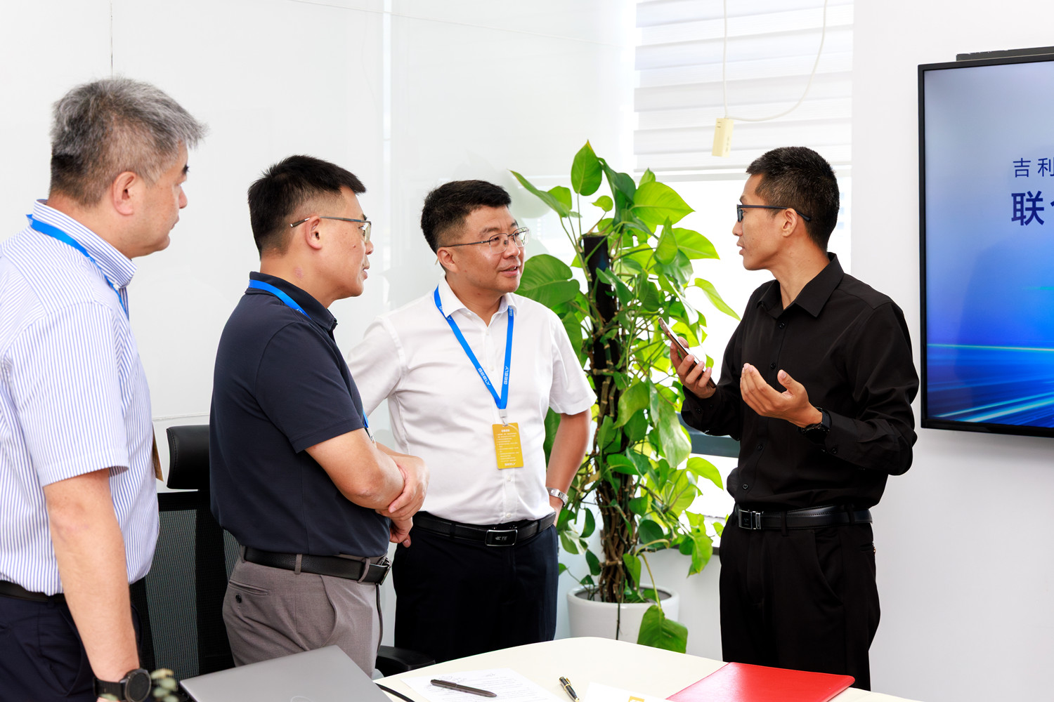 吉利汽车研究院与TE Connectivity联合创新实验室正式挂牌，共筑汽车智电化连接新未来